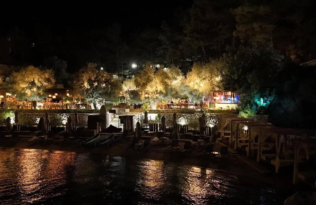 Z-Villas Beach Hotel-1